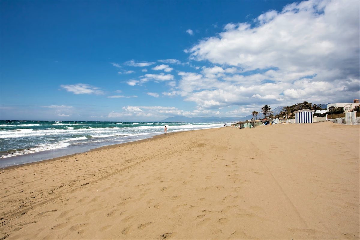 Het strand van Elviria